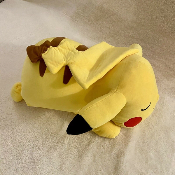 Peluche Pikachu grandeur nature